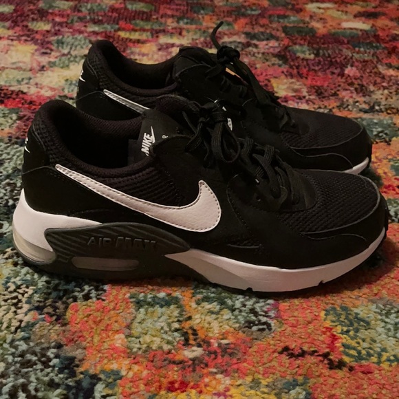 Women’s Nike Air, will trade for right shoes - Picture 1 of 3